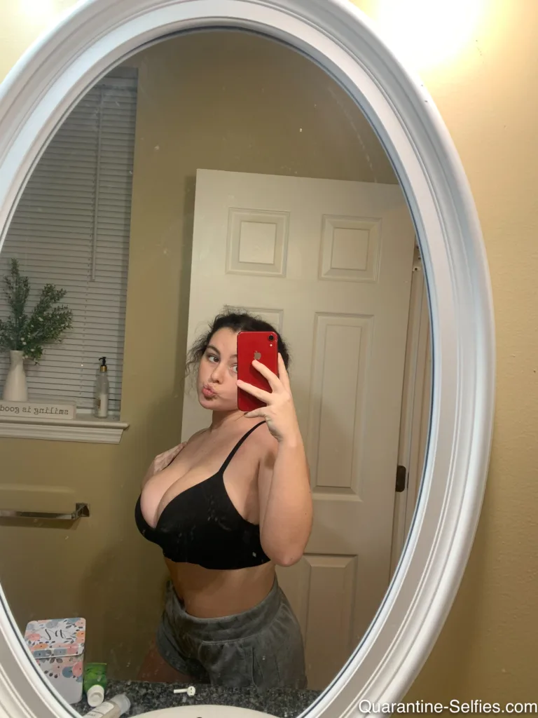 Brooklyn Figley selfies